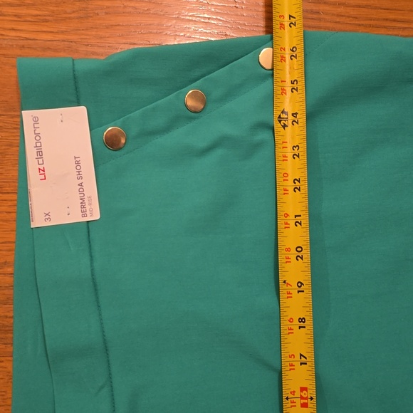 LIZ CLAIBORNE BRAND WOMEN'S PLUS PULL-ON GREEN BERMUDA MID-RISE SHORTS SIZE 3X - Picture 9 of 12